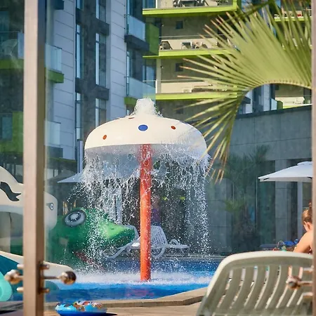 Visum Pool & Mamaia Nord Apartment Navodari