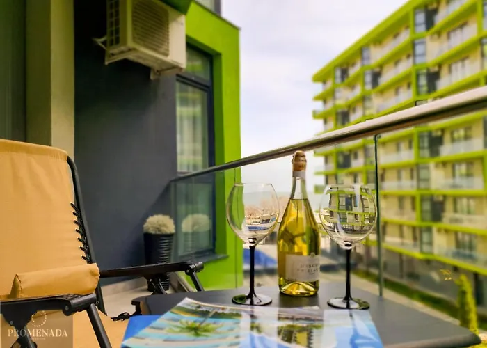 Visum Pool & Mamaia Nord Апартаменты 3*