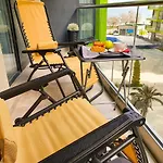 Visum Pool & Mamaia Nord Apartment 3*