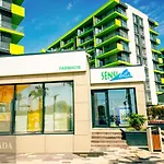Visum Pool & Mamaia Nord Apartment 3*