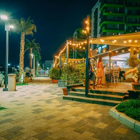 Appartamento Visum Pool & Mamaia Nord Năvodari