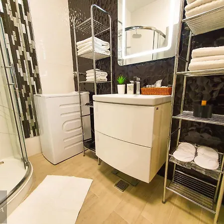 Visum Pool & Mamaia Nord Apartamento 3*