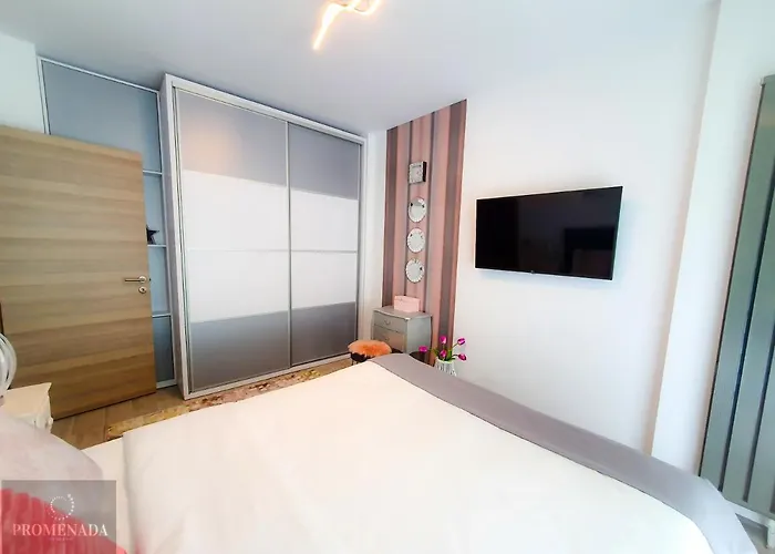 Visum Pool & Mamaia Nord 3* Năvodari