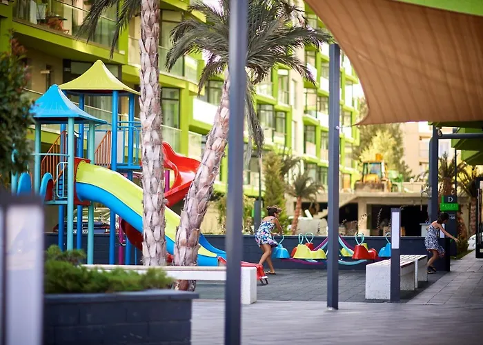 Visum Pool & Mamaia Nord 3* Năvodari